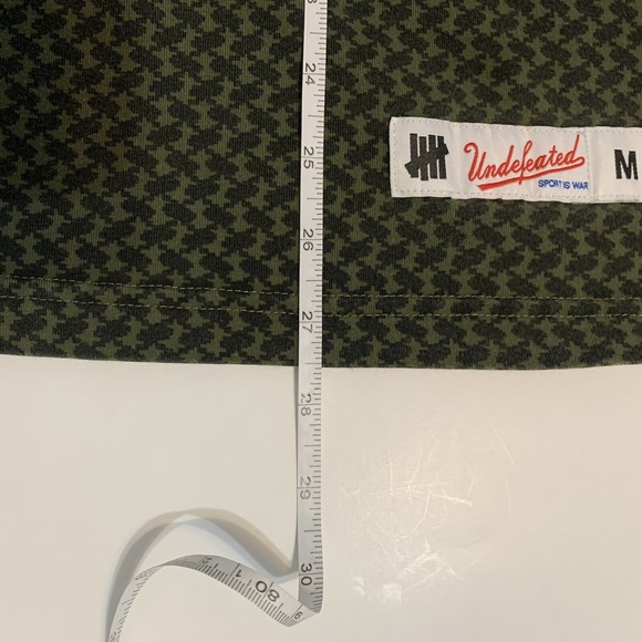 Undefeated Brand UNDFTD 05 Graphic Shirt Mens Size Medium  Short Sleeve Olive - Picture 10 of 10